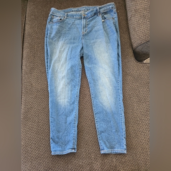 Old Navy Jeans Womens Sz 18 Blue Straight Leg High Rise Light Wash 36x25 - Picture 2 of 12